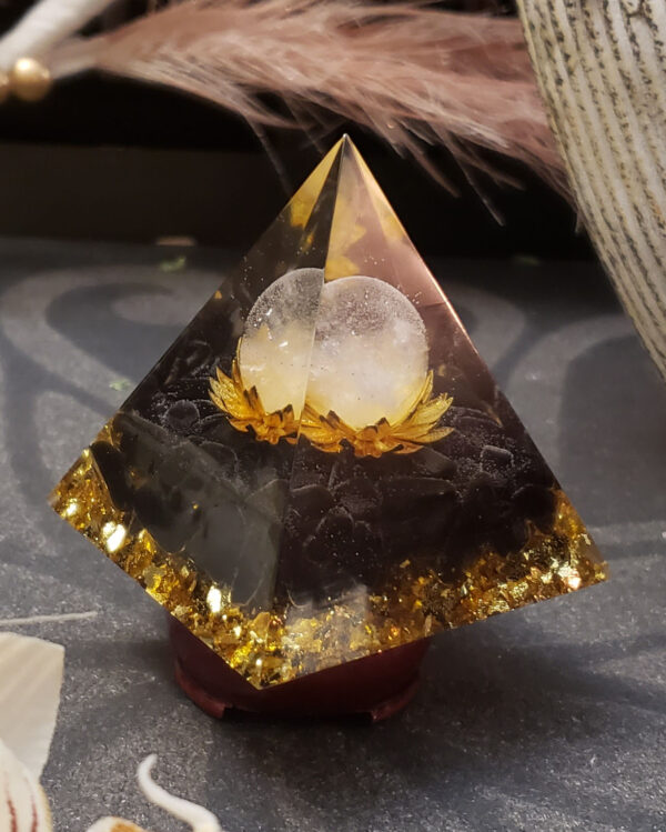 Obsidian with quartz Pyramid - Image 2