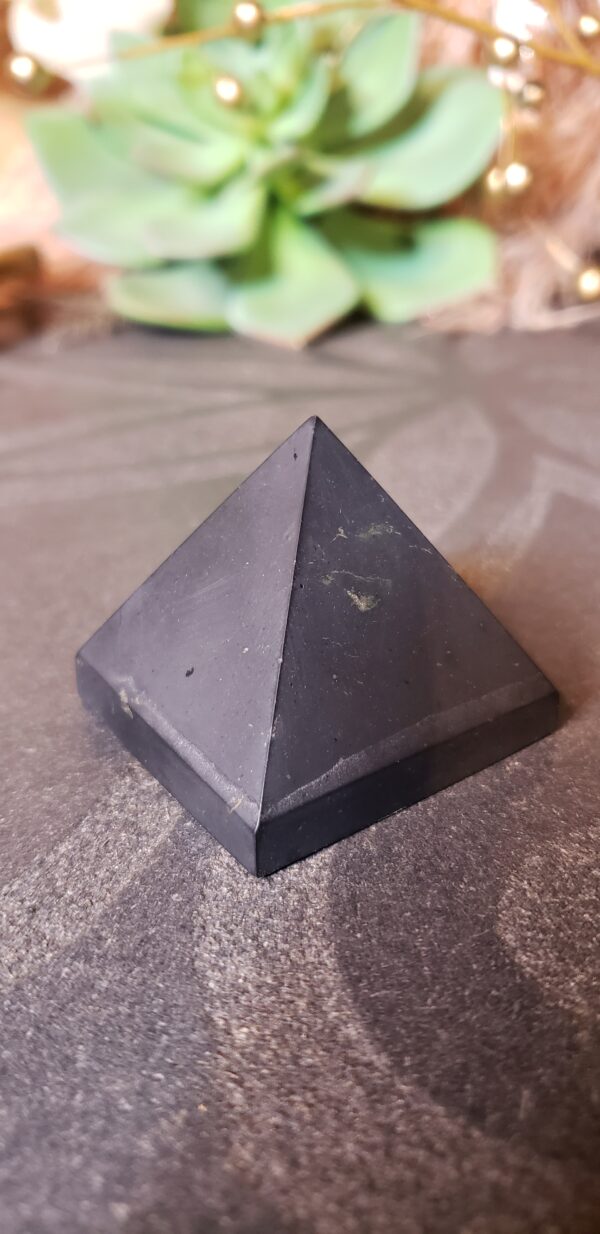 Shungite Pyramids (no dc yet) - Image 2