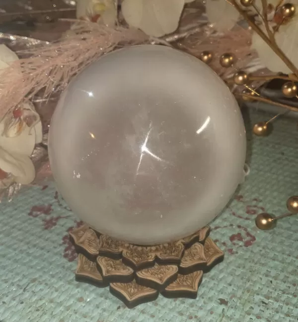 Selenite Sphere with base - Image 7