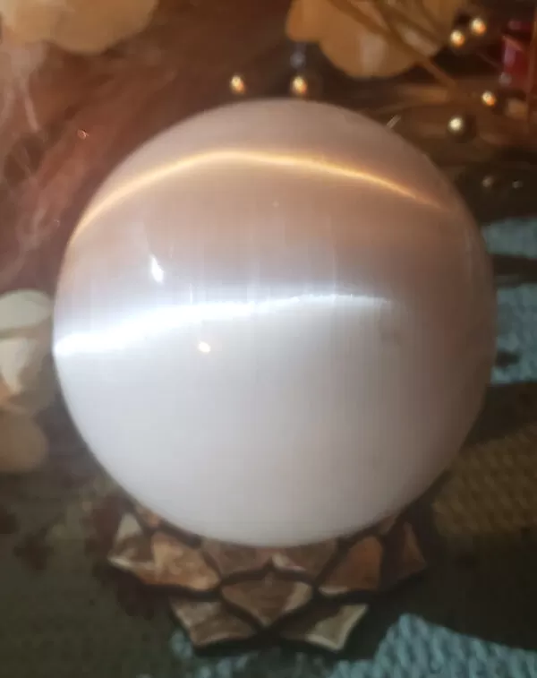 Selenite Sphere with base - Image 6