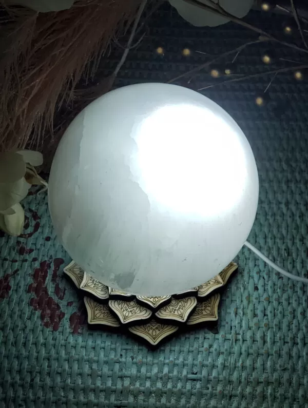 Selenite Sphere with base - Image 2