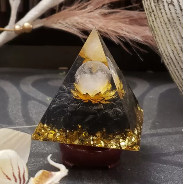 Obsidian with quartz Pyramid - Image 3